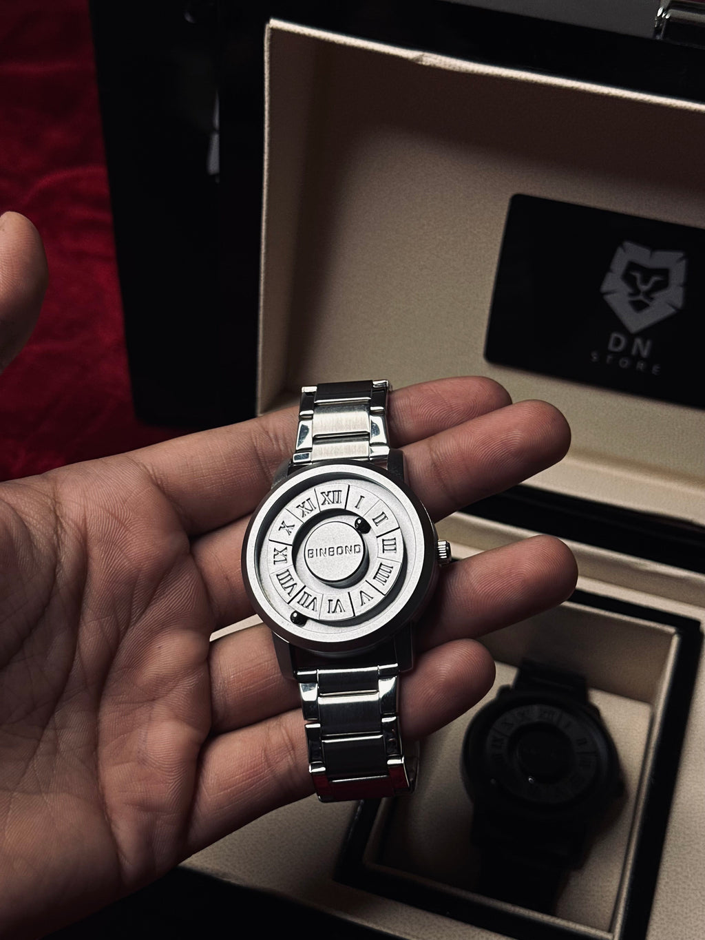 BINDBOND Arm-Less Watch