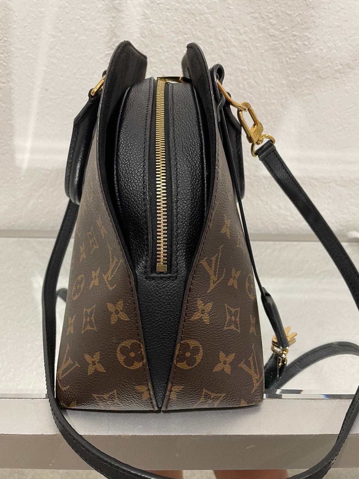Louis Vuitton Alma Bnb Bag
